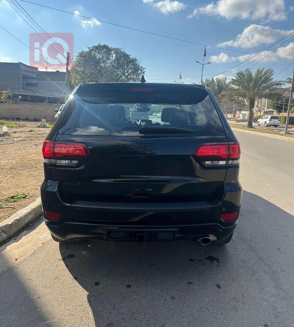 جیپ گراند شیرۆکی